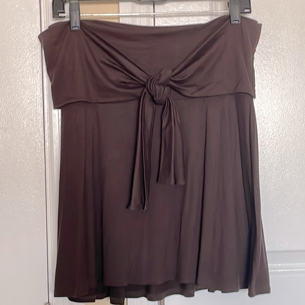 Susana Monaco brown sleeveless top with tie detail.  Size large.